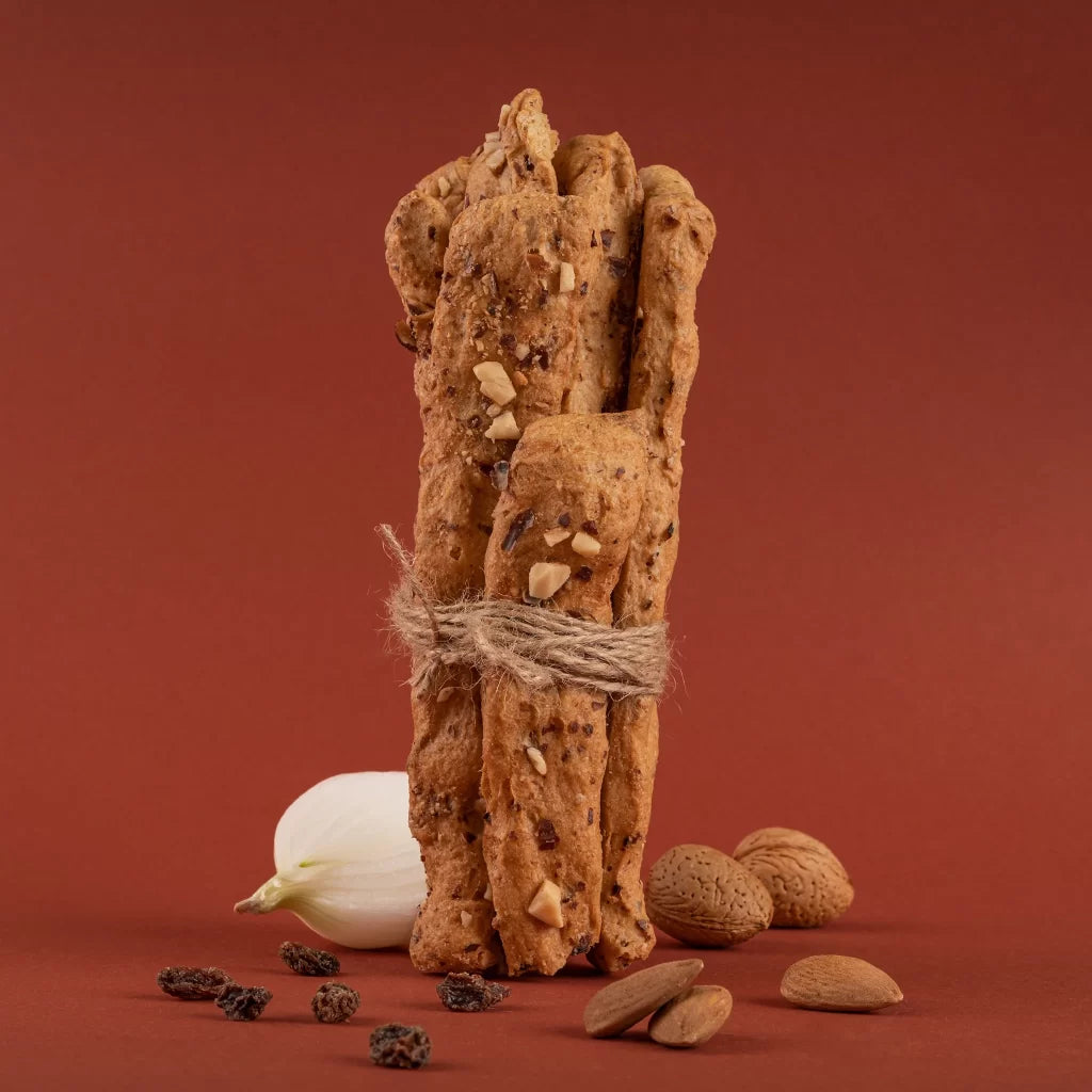 Grissini con Mandorle, Uvetta e Cipolla